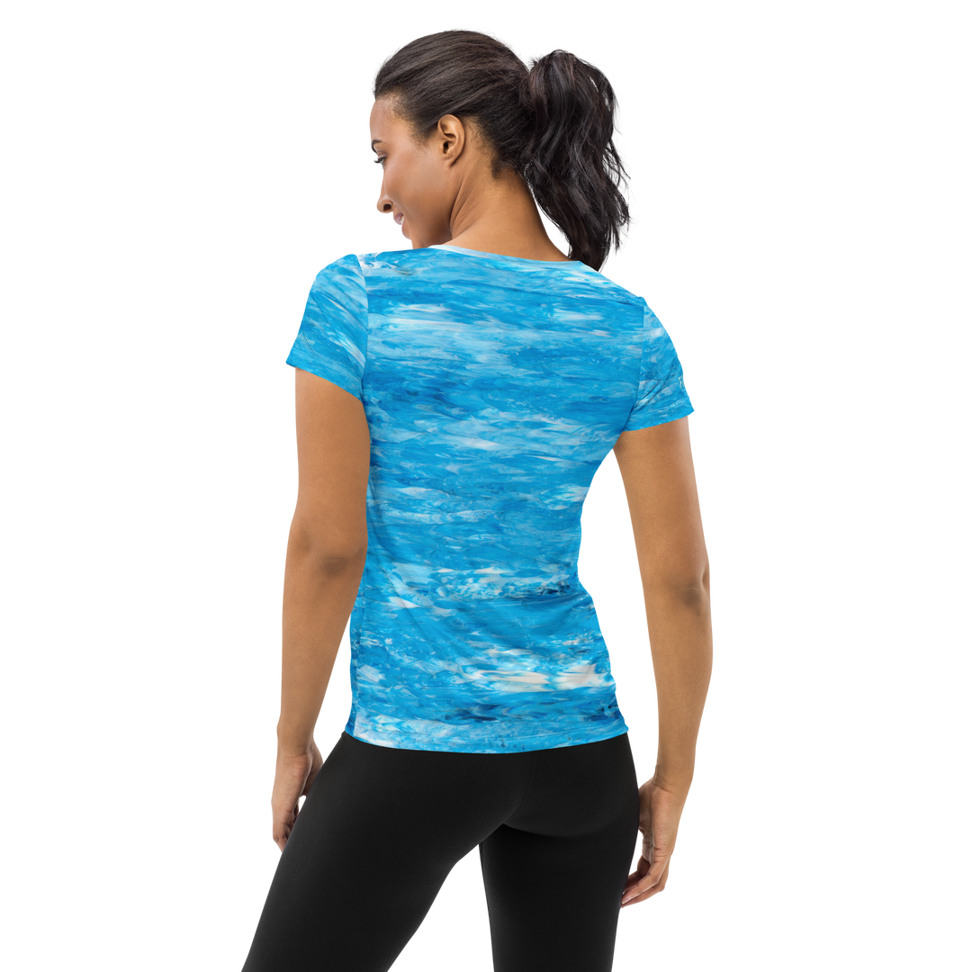 Flattering athletic T-shirt Fluid