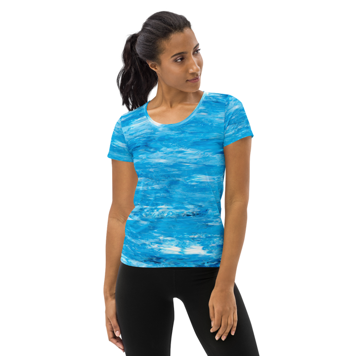 Flattering athletic T-shirt Fluid