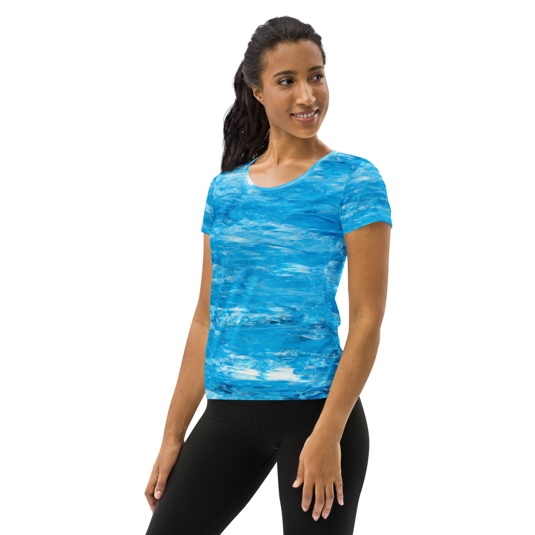 Flattering athletic T-shirt Fluid