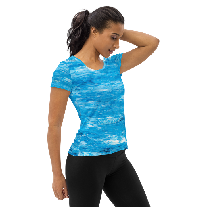 Flattering athletic T-shirt Fluid